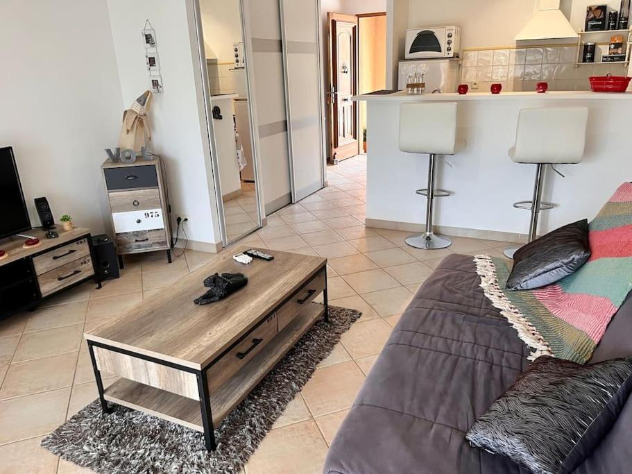 Joli Studio Tout Confort Proche Toutes Commodites Dans Residence Calme เอลเลอรูซ ภายนอก รูปภาพ