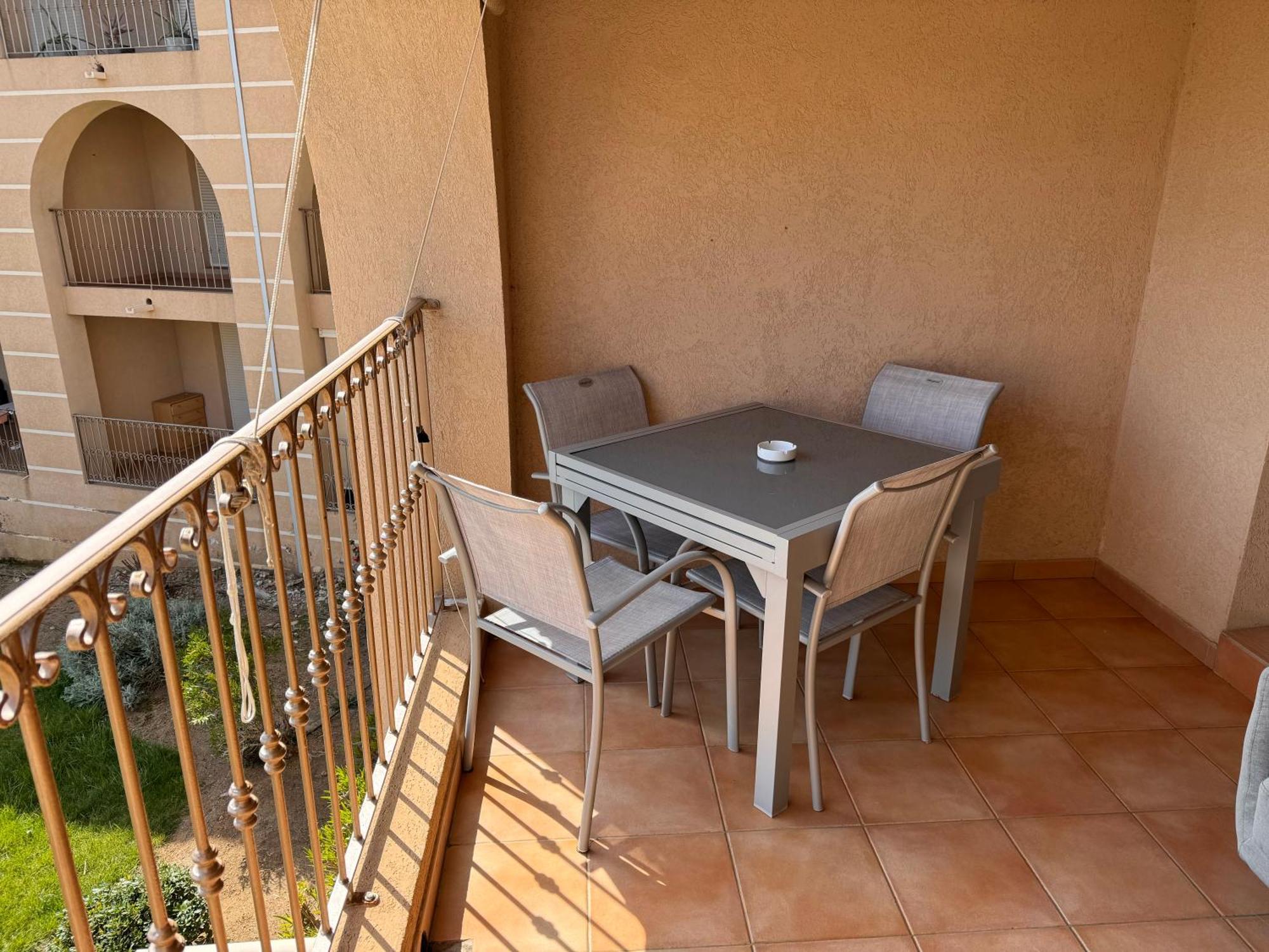 Joli Studio Tout Confort Proche Toutes Commodites Dans Residence Calme เอลเลอรูซ ภายนอก รูปภาพ